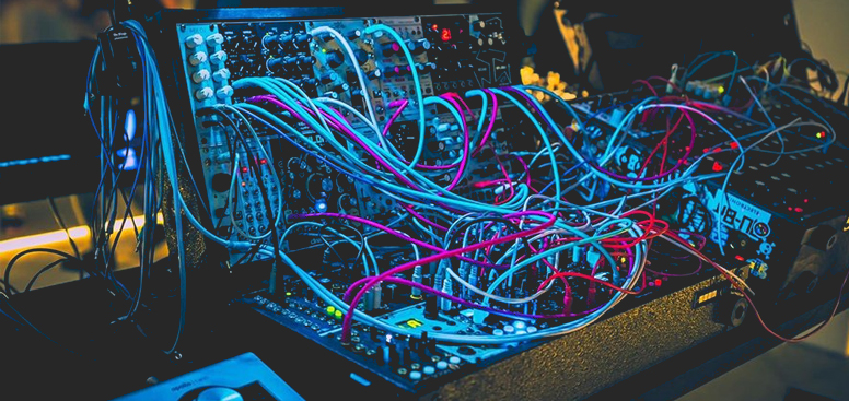 Modüler Synthesizer Dünyasına Giriş: Temel Ekipmanlar